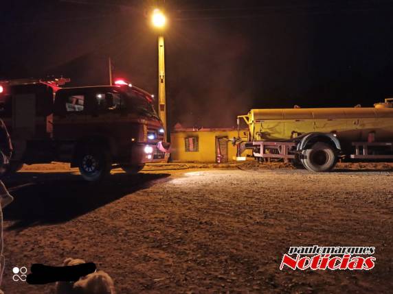 Homem morre carbonizado em incêndio em residente no interior de Porto Mauá - foto 3