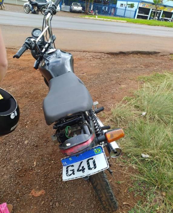 O veículo portava a metade da placa de um automóvel.