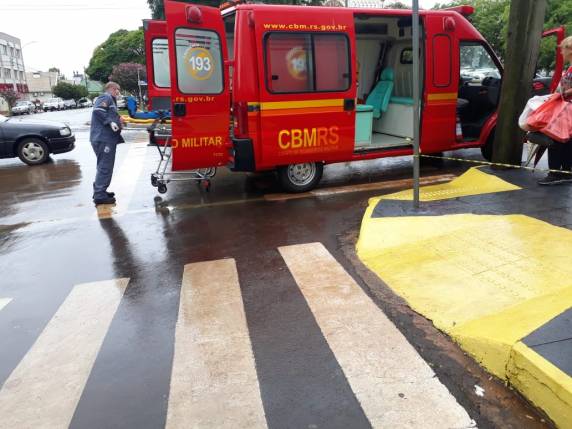 O local foi isolado pelos bombeiros