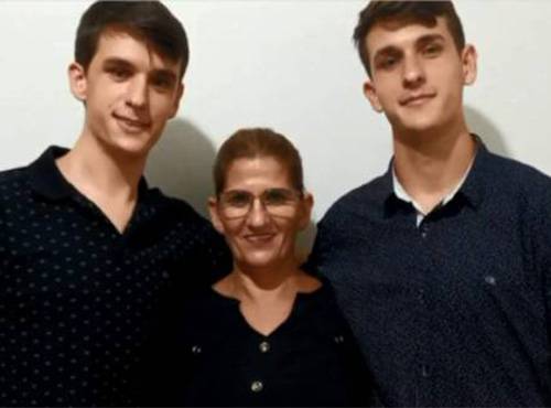 Foram 4 meses de internação até a cirurgia de separação dos bebês. Hoje os dois são saudáveis e não possuem sequelas
