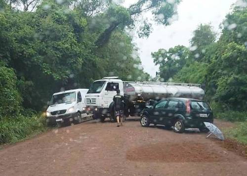 Colisão ocorreu na tarde deste sábado