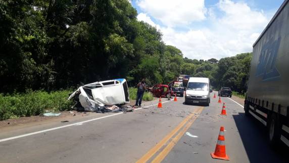 Acidente envolveu um Uno de Caxias do Sul e um Ka de Passo Fundo
