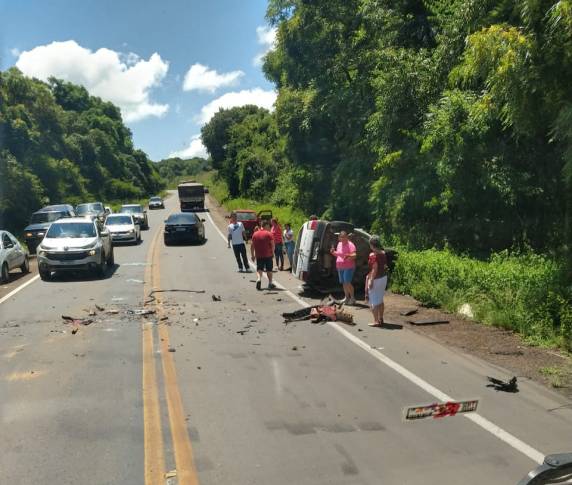 Colisão frontal entre veículos deixa duas pessoas mortas na BR 285 em Carazinho - foto 3