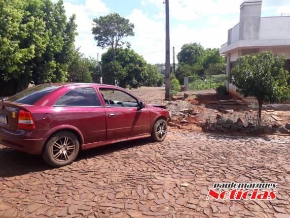 Homem bate veículo contra um poste no bairro São Francisco, em Três de Maio - foto 3