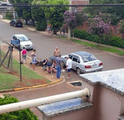 Colisão ocorreu nesta segunda-feira e envolveu uma moto Biz e um automóvel
