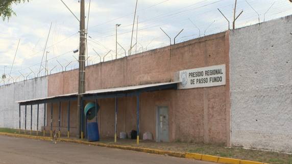Segundo a instituição, 15 detentos do regime fechado testaram positivos. Eles estão isolados