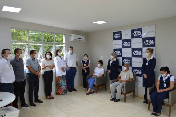 Primeiros profissionais da Unidade COVID do Hospital Vida & Saúde são vacinados - foto 5