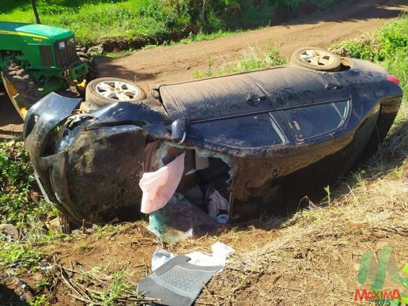 O acidente ocorreu inda na madrugada segundo informações, porém a vítima e o veículo foram encontrados somente no início da manhã deste sábado, dia 23