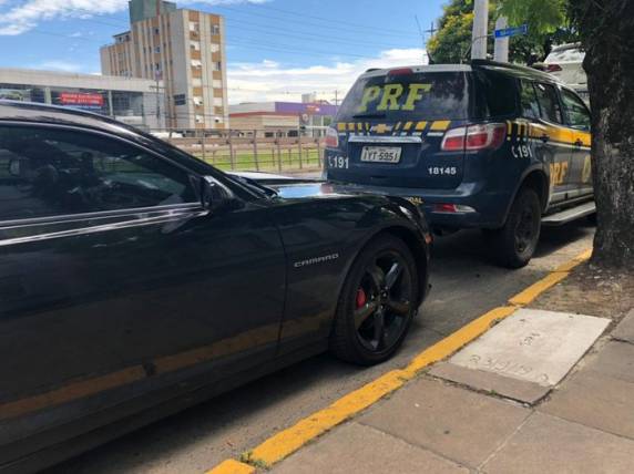 Um Camaro que estaria envolvido na ocorrência foi apreendido pela PRF
