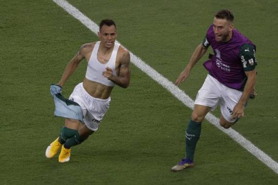 Atacante deixou o clube de Caxias do Sul em novembro e brilhou na decisão do Maracanã