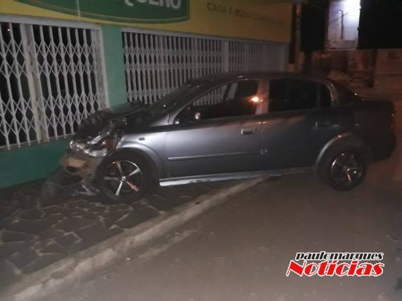 Acidente envolve três carros nesta madrugada em Três de Maio - foto 2