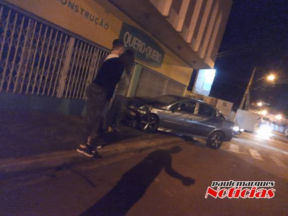 Acidente envolve três carros nesta madrugada em Três de Maio - foto 7