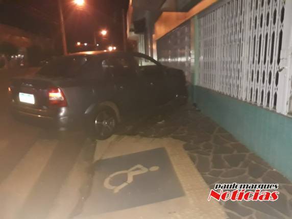 Acidente envolve três carros nesta madrugada em Três de Maio - foto 4