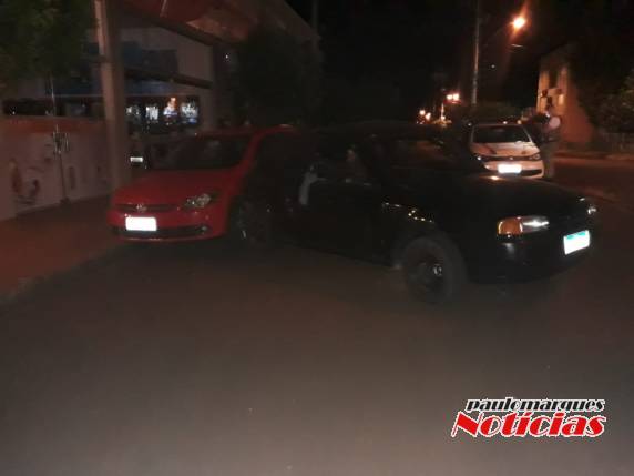 Acidente envolve três carros nesta madrugada em Três de Maio - foto 3