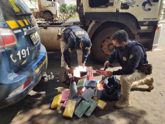 R$ 4,5 milhões de prejuízo para o crime organizado; A viagem era feita em família: marido, esposa e filho de 9 anos