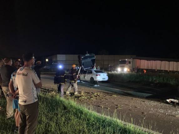 Vítima fatal dirigia caminhonete que invadiu pista contrária no km 34 da rodovia