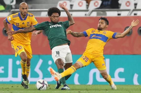 Mexicanos venceram por 1 a 0, com gol de pênalti convertido por Gignac