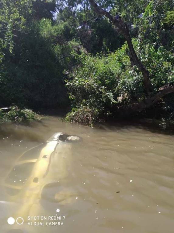 Carro com casal e bebê de colo cai dentro do Rio Uruguai em Pinheirinho do Vale - foto 3