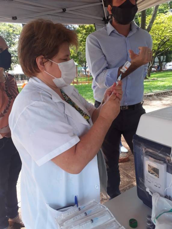 Três de Maio começa a vacinar idosos contra a Covid-19 - foto 2