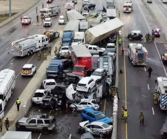 Estado americano registrou outros acidentes automobilísticos com mortes. Sul dos EUA passa por onda de frio nesta semana.