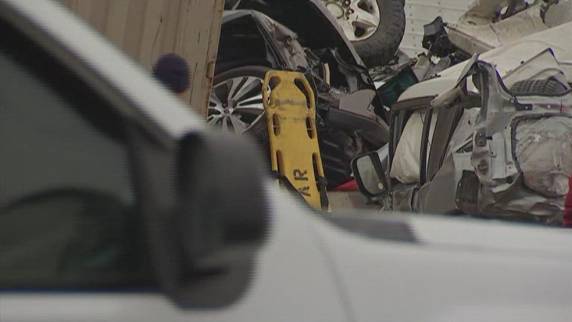 Acidente com 130 veículos no Texas deixa 6 mortos; engavetamento ocorreu em rodovia repleta de gelo - foto 3