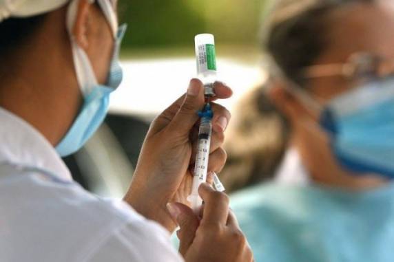 Até junho, a Fiocruz estima receber lotes de IFA suficiente para produzir 100,4 milhões doses de vacina
