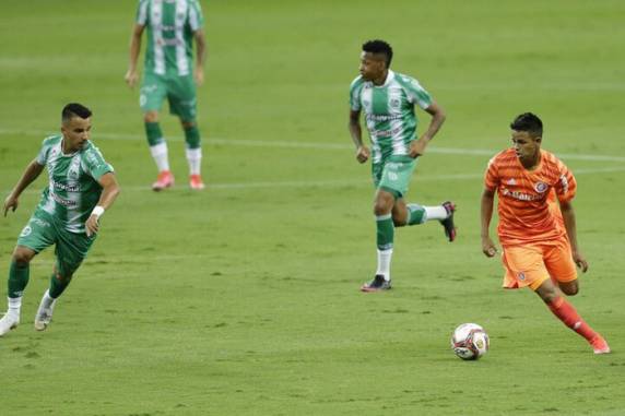 Colorado usou equipe formada por jovens e garantiu o resultado no primeiro tempo