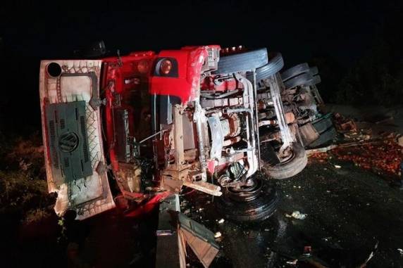 Acidente ocorreu no km 102 da rodovia, entre Porto Alegre e Eldorado do Sul