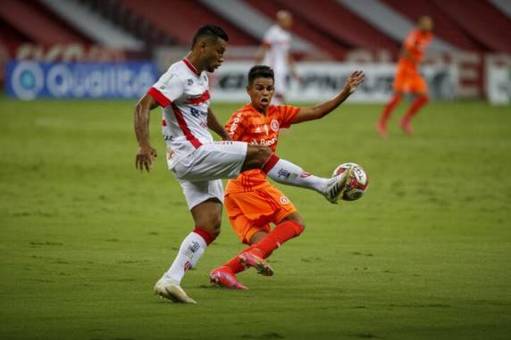 Time de jovens do Colorado contou com reforços do elenco profissional no Beira-Rio
