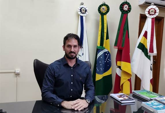 Chefe do Executivo esteve afastado se restabelecendo da Covid-19