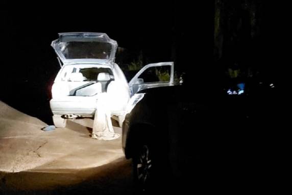 No veículo, também estava uma adolescente, que após prestar depoimento foi liberada para sua genitora, segundo a polícia