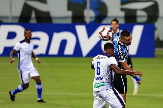 Com três vitórias em três rodadas, equipe pode ser ultrapassada no complemento da rodada