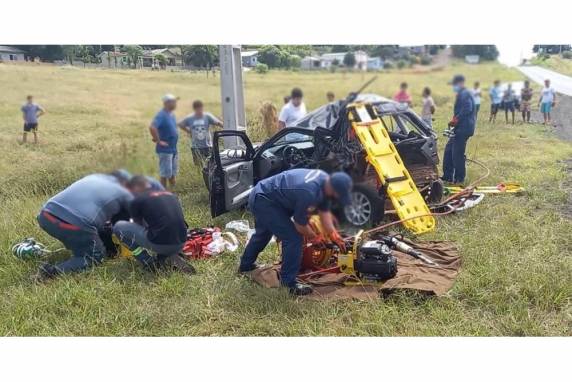 O menino de seis anos cuja família se envolveu em um grave acidente na manhã deste sábado, 20, não resistiu aos ferimentos e morreu ao dar entrada no hospital
