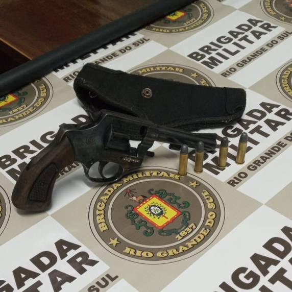 Na mesma ação da Brigada Militar um adolescente foi apreendido