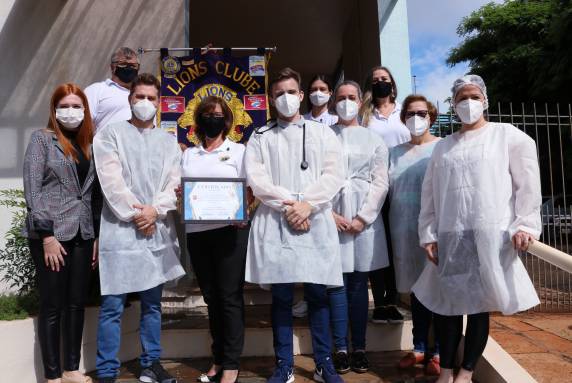 Lions Clube de Três de Maio entrega certificado para profissionais da saúde - foto 2