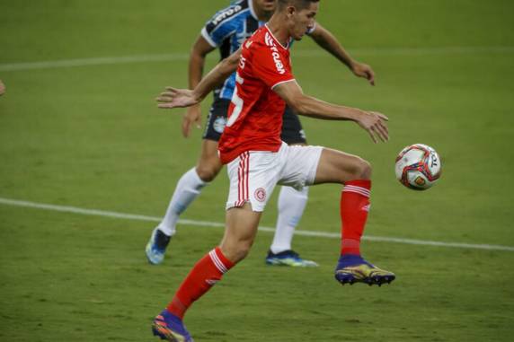 Jovem entrou no segundo tempo e definiu o clássico na Arena