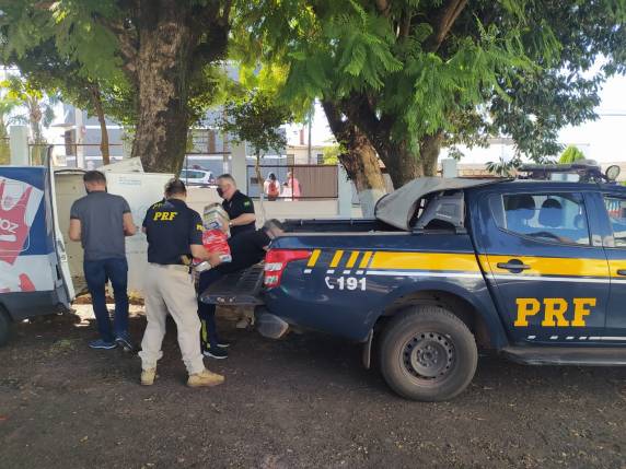 PRF realiza ação solidária em Cruz Alta - foto 3
