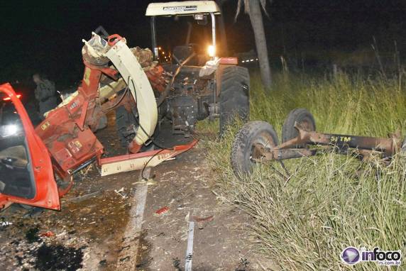 Acidente de trânsito bloqueia rodovia na ERS 324 em Planalto - foto 3