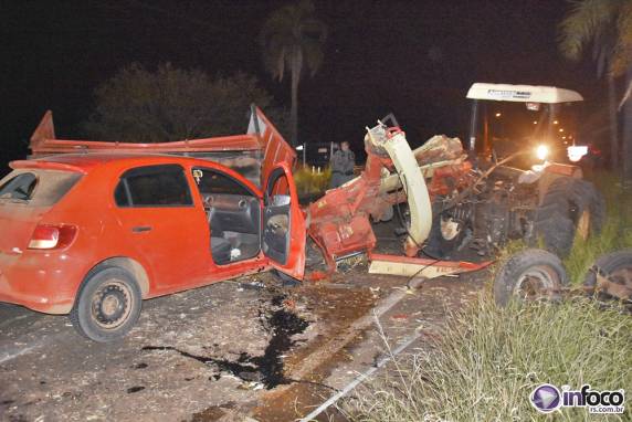 Acidente de trânsito bloqueia rodovia na ERS 324 em Planalto - foto 2