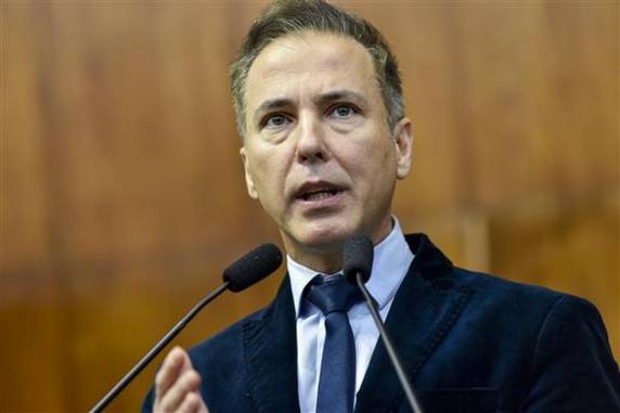 Ministro Alexandre de Moraes considerou que houve 'interferência do poder econômico e o desvio ou abuso do poder' político do prefeito de Bagé, Divaldo Lara, pela eleição do irmão. Divaldo foi condenado à inelegibilidade. Cabe recurso ao Pleno do TSE