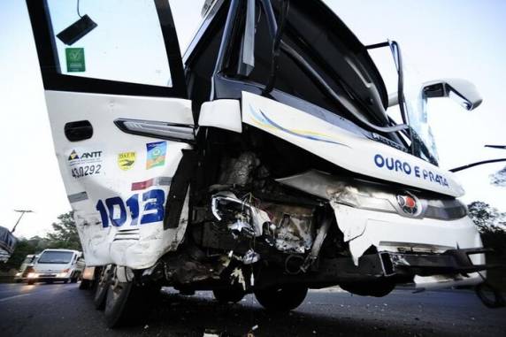 Coletivo fazia a linha entre São Borja e Porto Alegre. Nenhum passageiro está entre os feridos