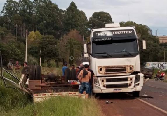 Acidente ocorreu na manhã deste sábado