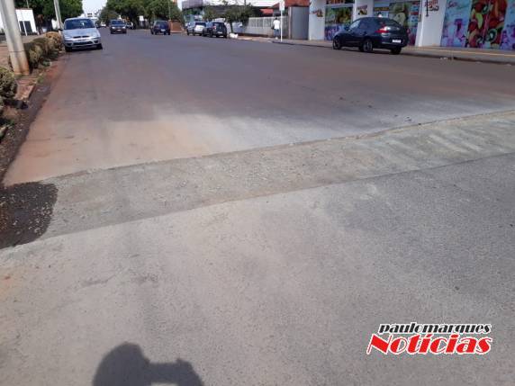 Motoristas reclamam de buraco aberto pela CORSAN na rua Horizontina a mais de um mês - foto 2