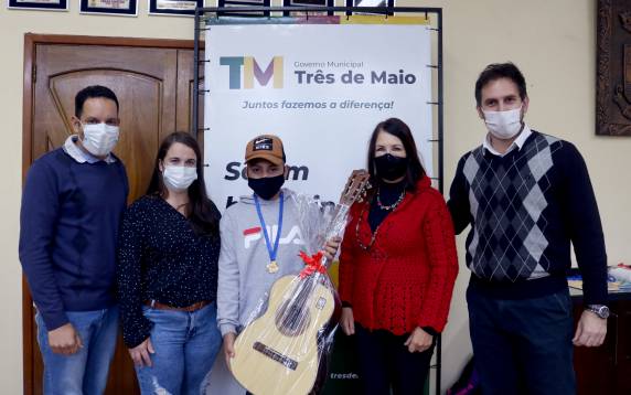 Medalhas e certificados do 1º Concurso de Desenhos foram entregues ontem - foto 4