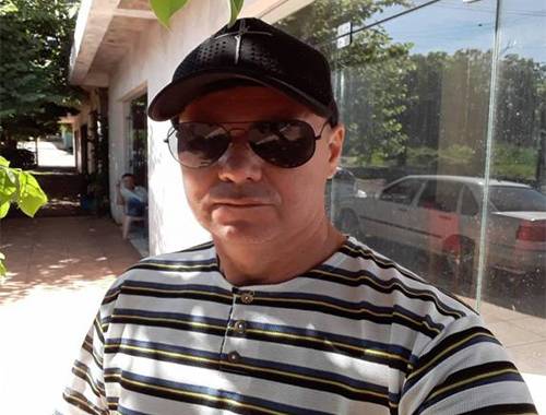 Vítima foi identificada como Arcênio José Schlegel, 49 anos. Fato ocorreu por volta da 1h10min da madrugada deste sábado (8).