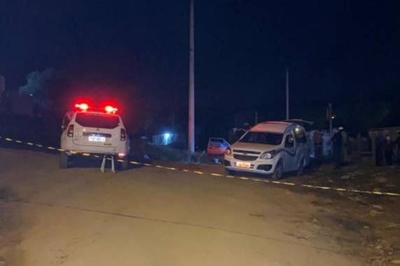 Polícia Civil apura a motivação do crime; dois baleados seguem internados