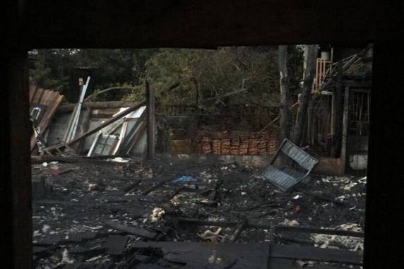 Incêndio causa a morte de três crianças em Porto Alegre - foto 5