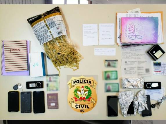 Crime ocorreu em novembro de 2020, em uma agência bancária de Criciúma (SC). Suspeitos foram presos em um condomínio de luxo em Votorantim (SP), na segunda-feira (17)