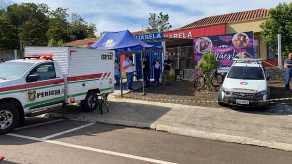 Jovem de 18 anos vai responder por cinco homicídios consumados e 14 tentados. Três crianças de 1 ano e duas funcionárias foram assassinadas em 4 de maio