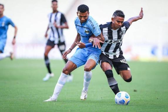 Tricolor chegou a buscar o empate em 2 a 2, mas tomou o terceiro gol aos 49 minutos do segundo tempo